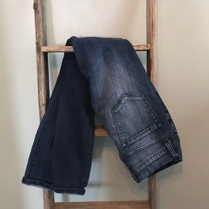 Kancan distressed skinny!